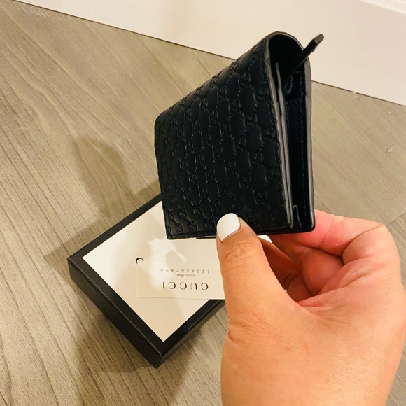 SOLD ⭐️Gucci credit card coin wallet - Picture 2 of 14